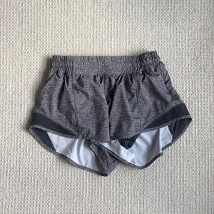 Lululemon hotty hot shorts 2.5